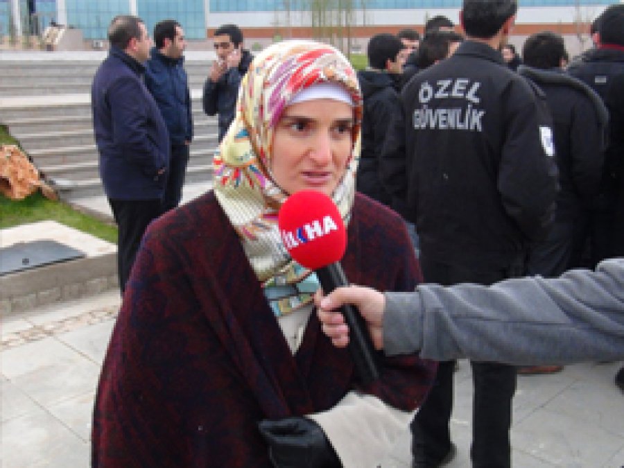 Öğrenciler: Sayın Bakan Sözünü Tut!