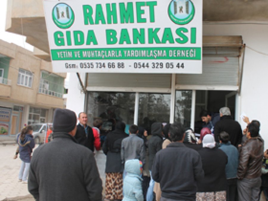 Rahmet Gıda Bankası Yine Köprü Oldu
