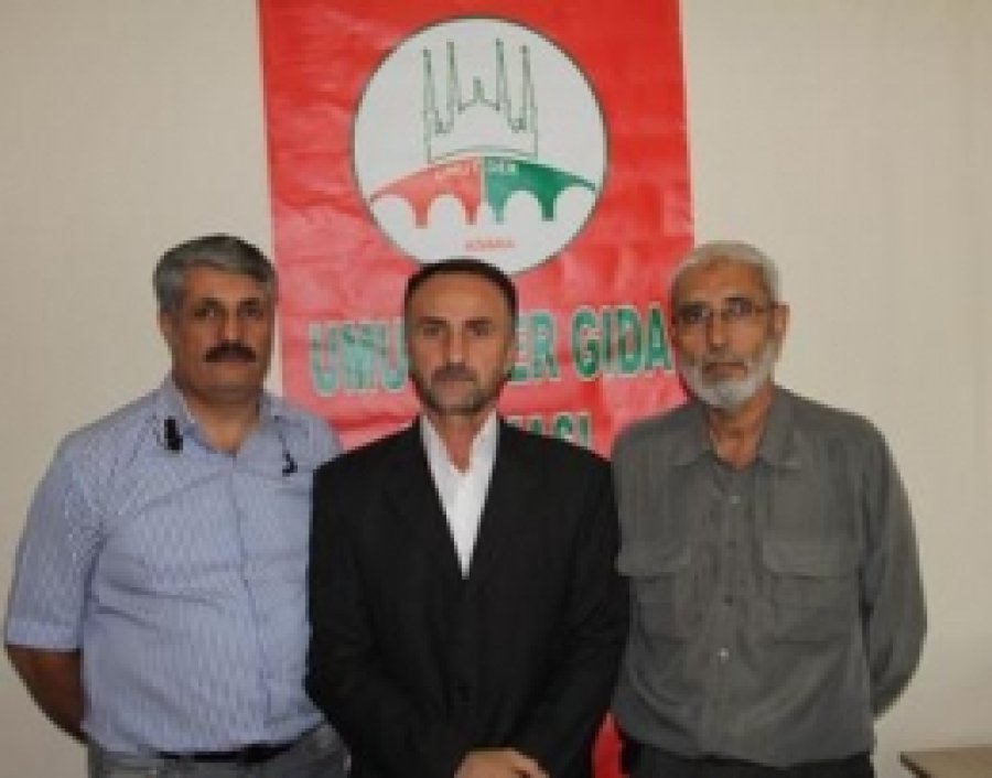 Adana Umut-Der 2 Bin 500 Aileye Yardım Etti