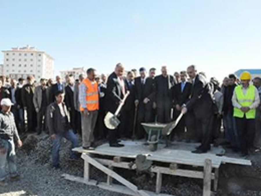 Ağrı'da 4 Bin 500 Kişi Kapasiteli Cami Temeli Atıldı