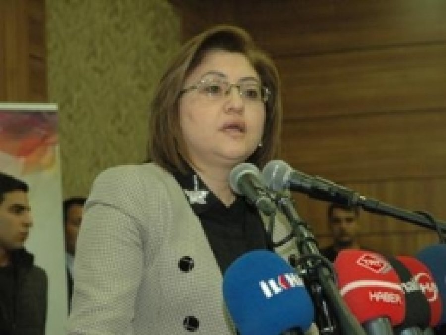 Evlenecek Çiftlere 10 Bin TL Faizsiz Kredi