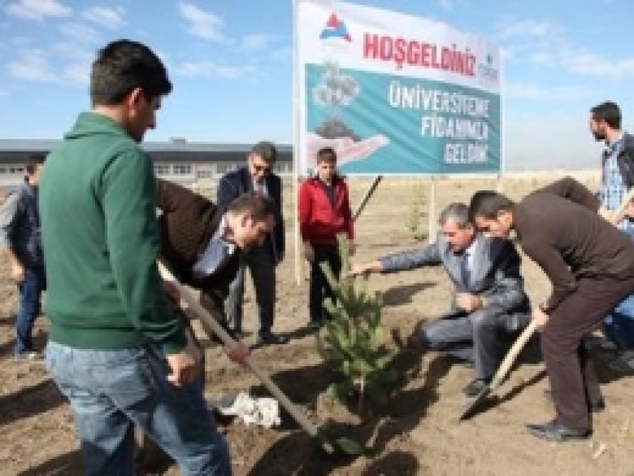 "Üniversiteme Fidanımla Geldim" Projesi