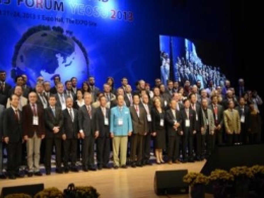 İpek Yolu Şehirleri Bayrağı 2015'te Bursa'da