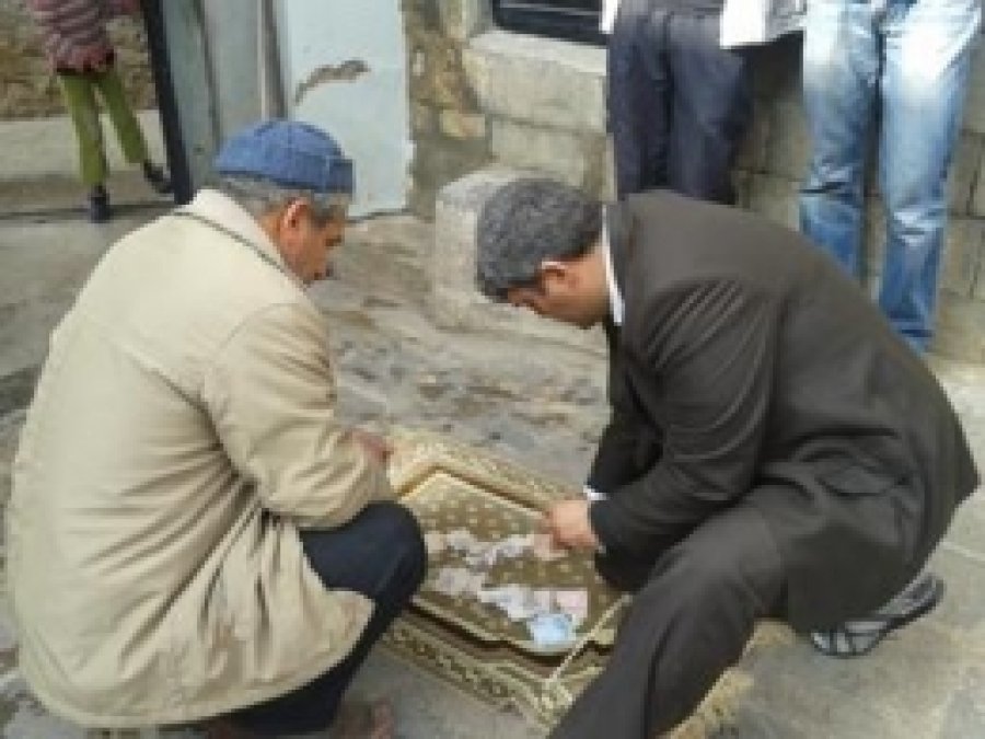 Siverek'te Filipinler'e Yardım Toplandı