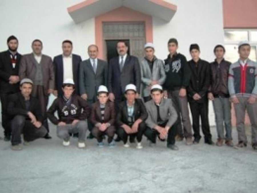 Bitlis Müftüsünden Adilcevaz'da Kur'an Kursu Ziyareti