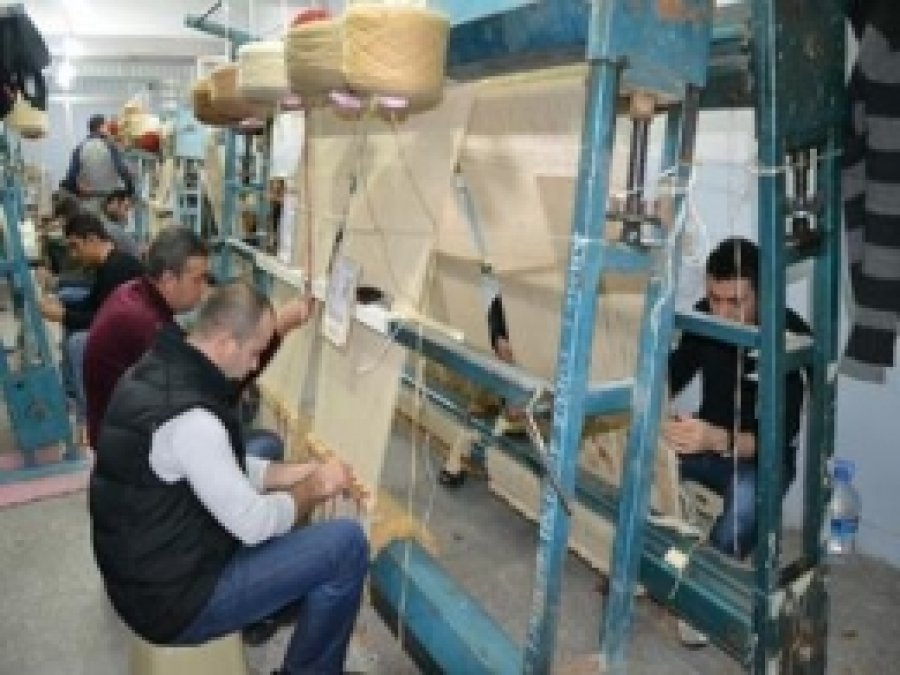 Cezaevindeki Mahkumlara Dokumacılık Kursu