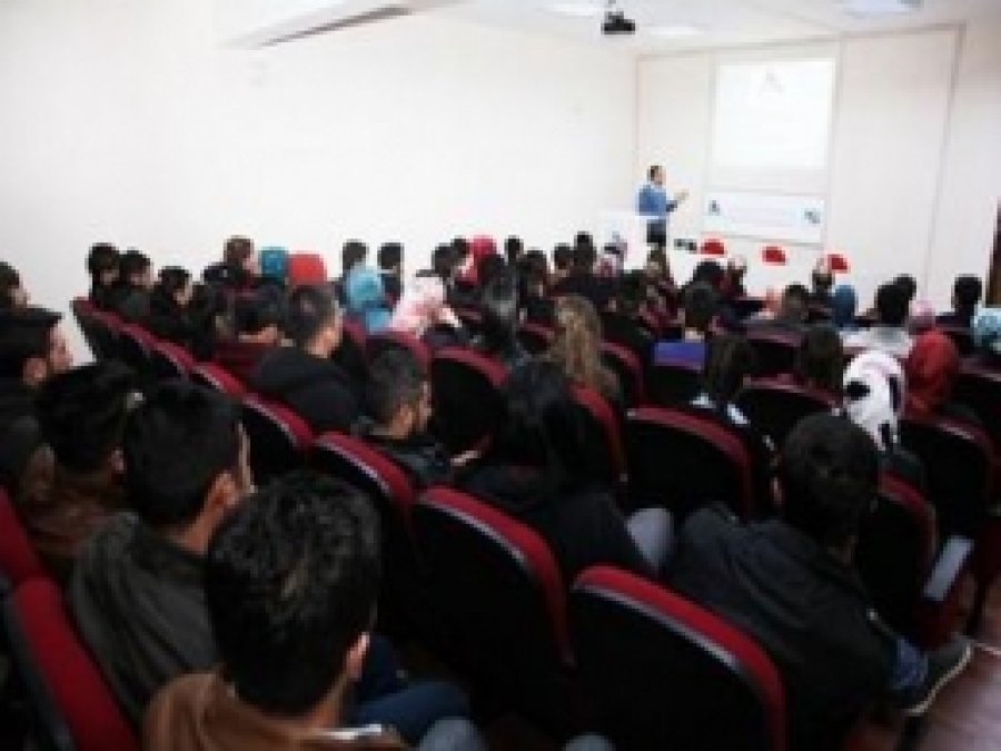 Üniversitede Lojistik Semineri Düzenlendi