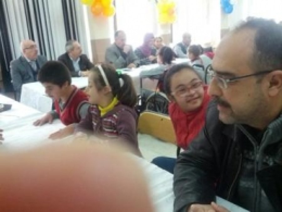 Eğitim Bir-Sen Engelli Öğrencileri Unutmadı