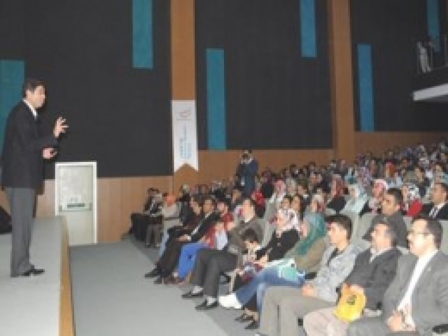 Konya'da 'Lider Çocuk Yetiştirme' Semineri