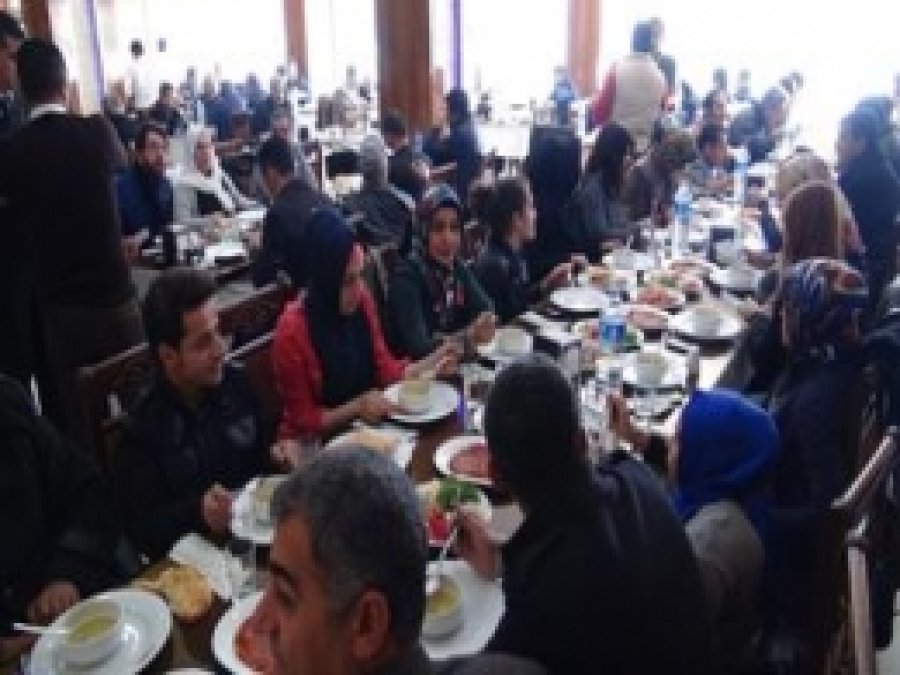 Hayırsever Bayanlar Engellileri Unutmadı