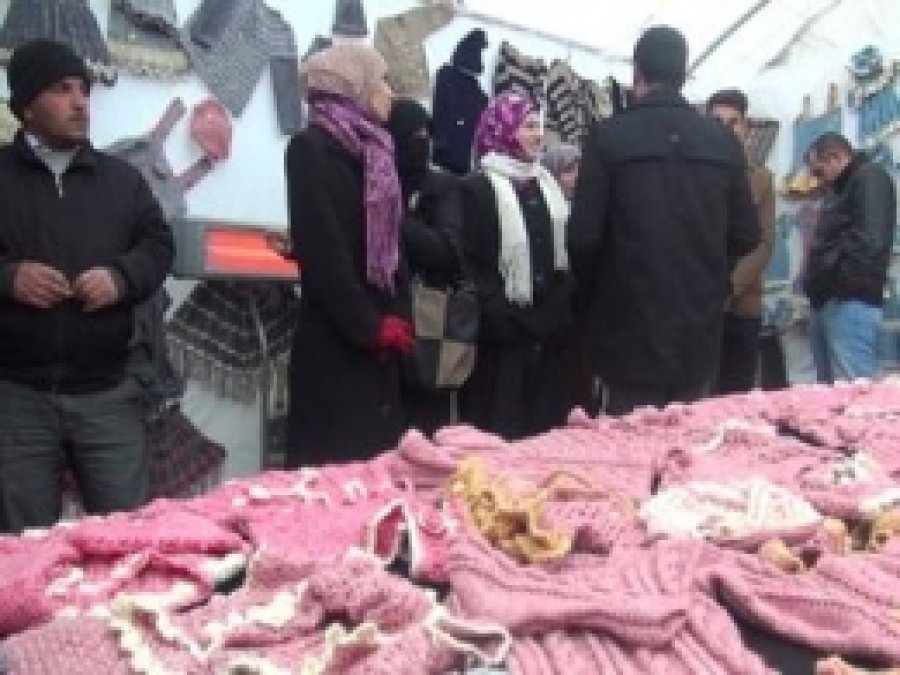 Suriyeli Kadınlardan "Umuda Yolculuk" El İşi Sergisi