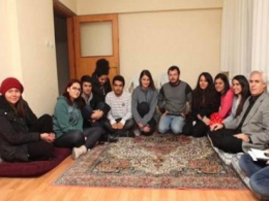 CHP'li Bozbey'den  Kızlı-Erkekli  Evlere  Ziyaret 