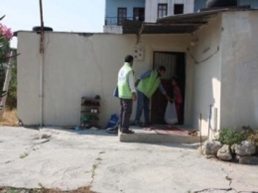 Mustazaflar Cemiyeti Tarsus'ta Mağdur Aileleri Sevindirdi