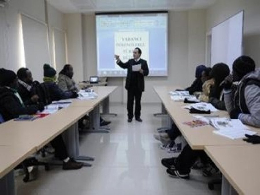 DÜ'de Yabancı Öğrencilere Türkçe Eğitimi  