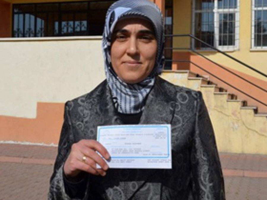 Başörtülü Görevliyi Sınava Almadılar