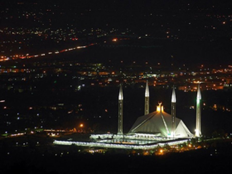 Pakistan Karanlığa Gömüldü