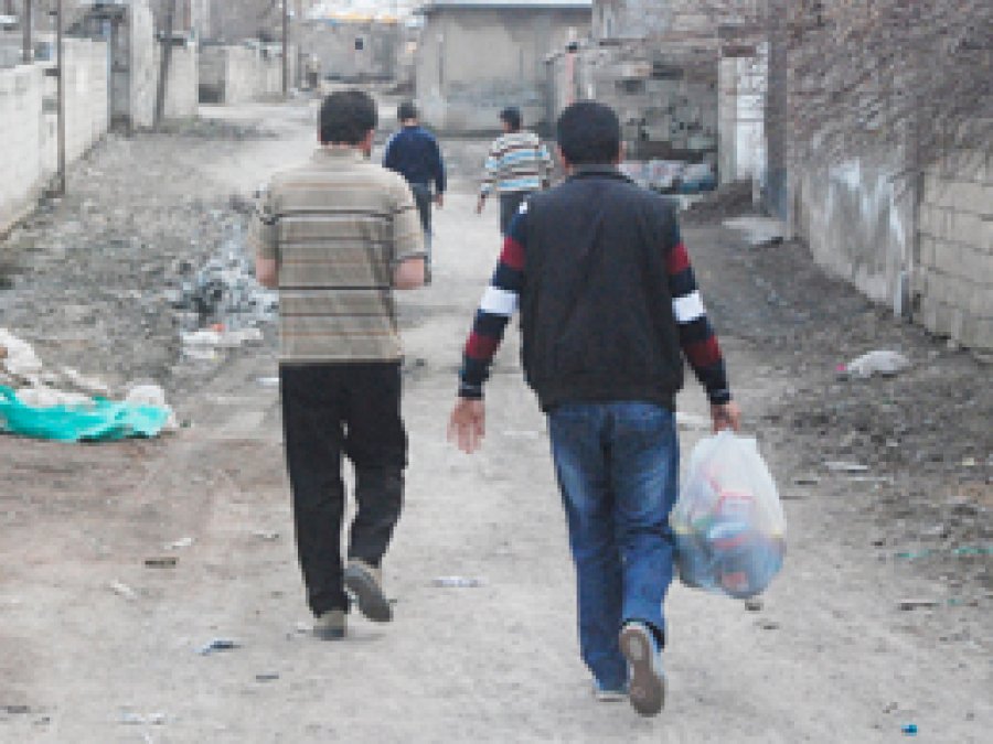Mustazaflar Cemiyeti Yardımlarına Devam Ediyor