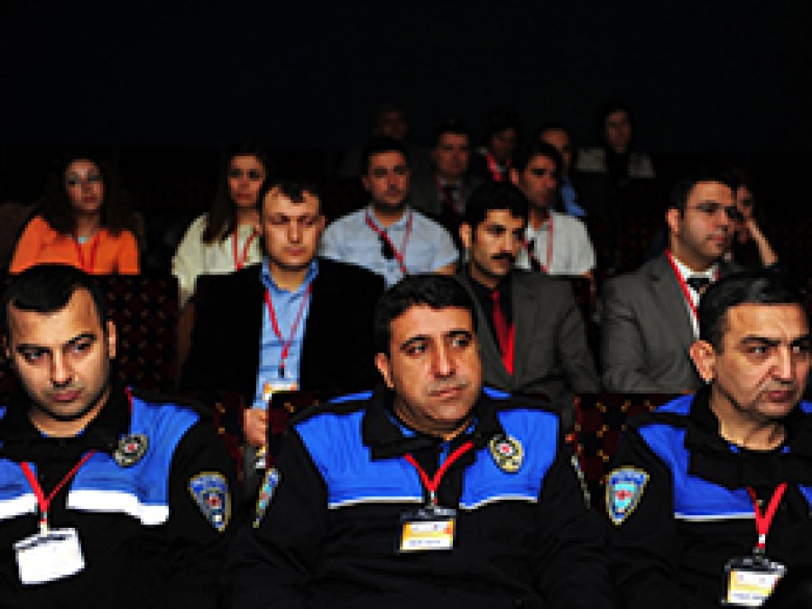 Manisa'da Madde Bağımlılığı Masaya Yatırıldı