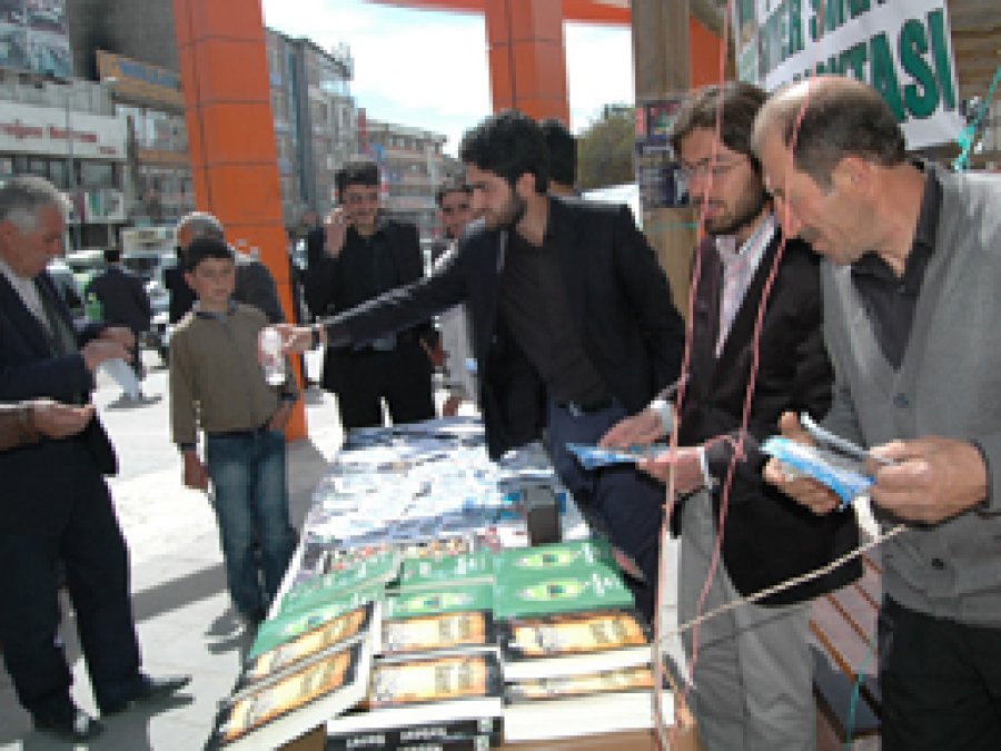 Van'da Kutlu Doğum Standı Açıldı 