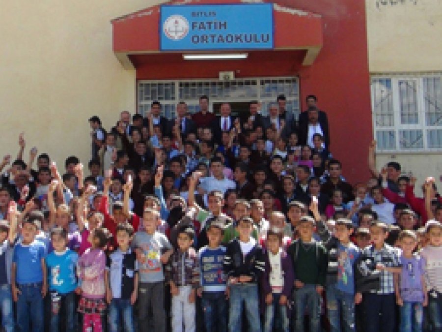 Bitlis'te Okullarda Katı Sabun Dağıtıldı