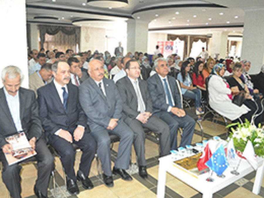 Batman'da 'Kız Çocuklarının Okullaşması' Konferansı