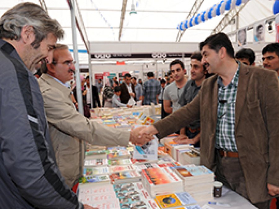 Van'da Yazar-Okur Buluşması