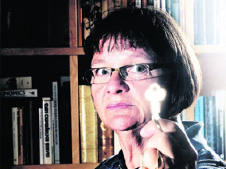 'CIA İsterse Tüm İnternet Hesaplarına Ulaşabilir'
