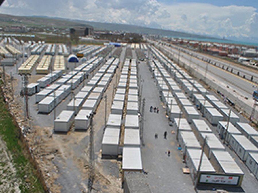 İHH Van'daki Geçici Yerleşim Merkezini Kapatıyor