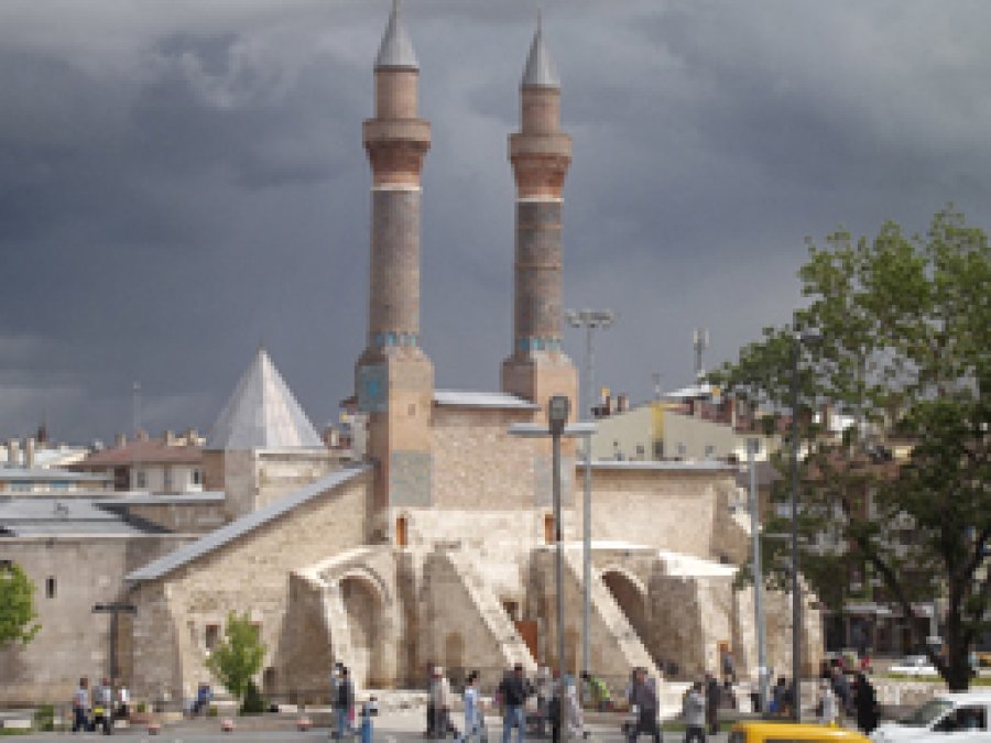 Sivas: Camiler ve Medreseler Şehri 