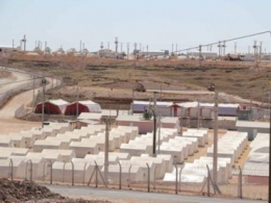 Midyat'taki Kampa İlk Mülteci Kafilesi Yerleştirildi