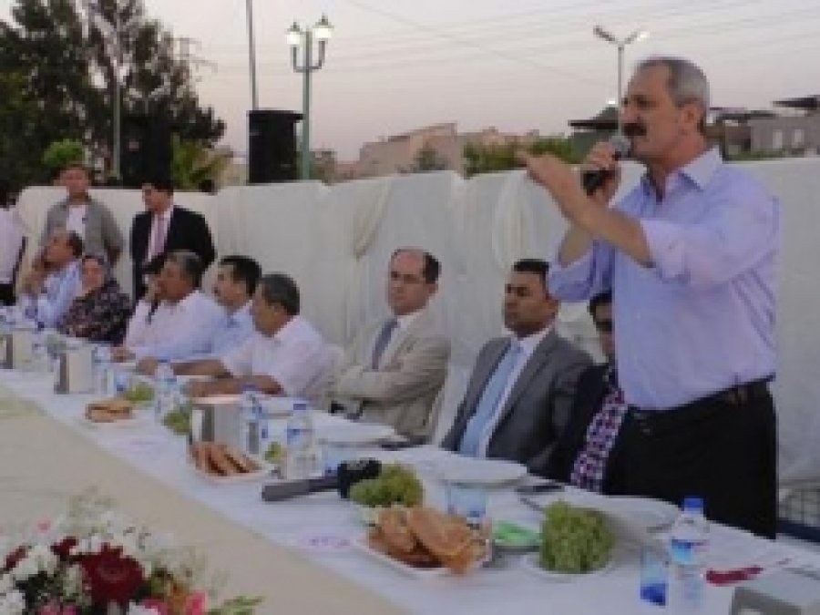 Ekonomi Bakanı Tarsus'ta İftar Yemeğine Katıldı