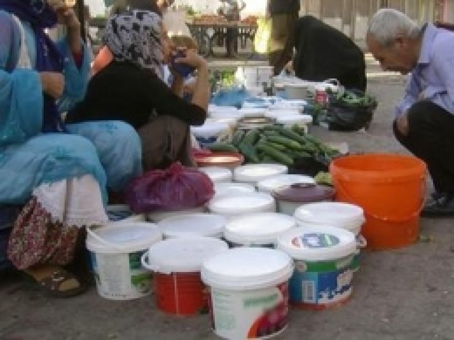 Köy Ürünleri Cizre Kaldırımlarda Müşteri Bekliyor