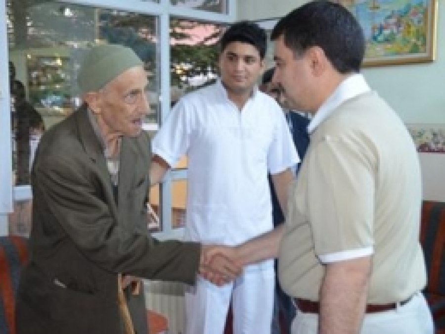 Huzurevi Sakinlerine İftar