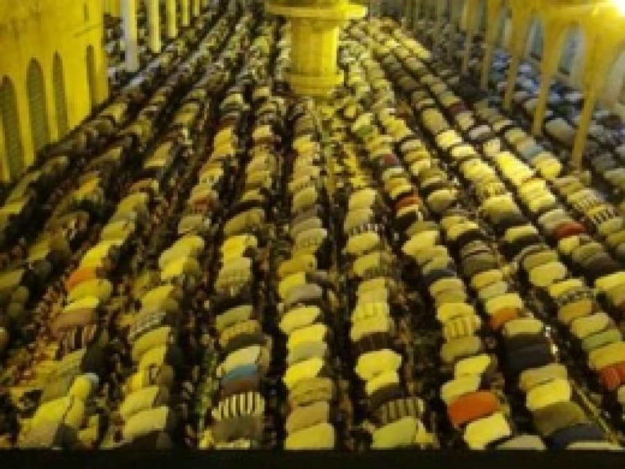 Kadir Gecesi Dualarla İhya Edildi