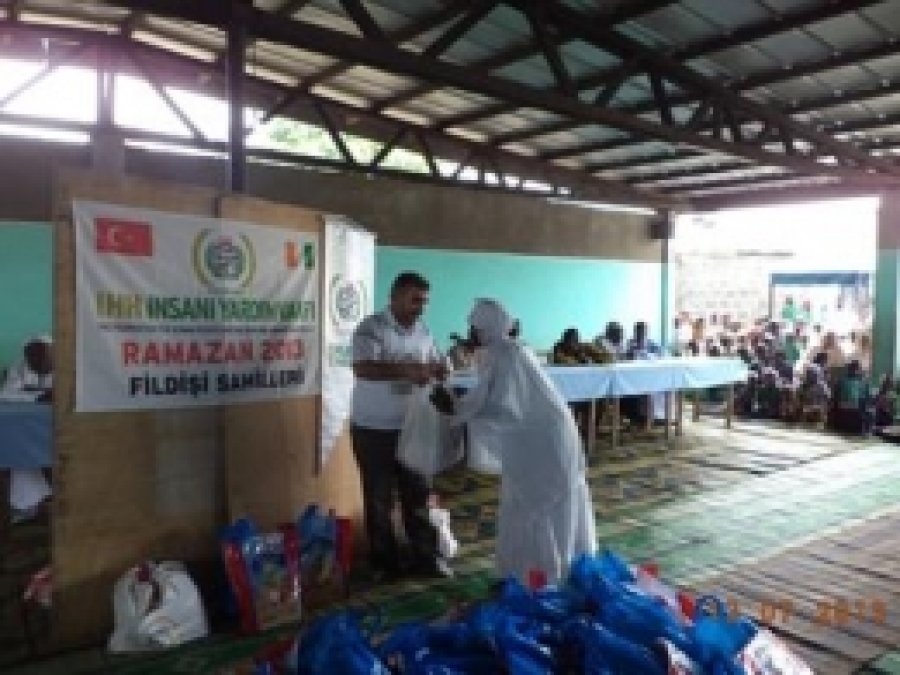 Ihh Ramazan Yardımlarına Devam Ediyor