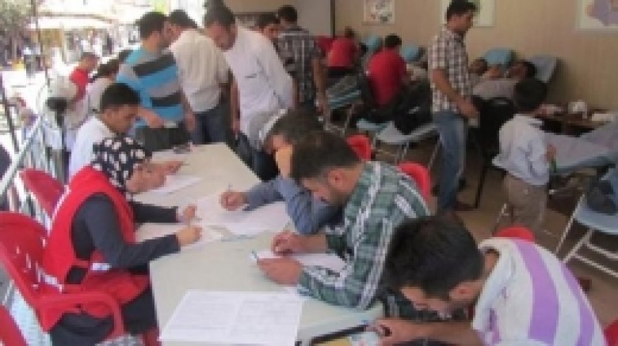 Cuma Namazından Çıkıp Kan Bağışında Bulundular