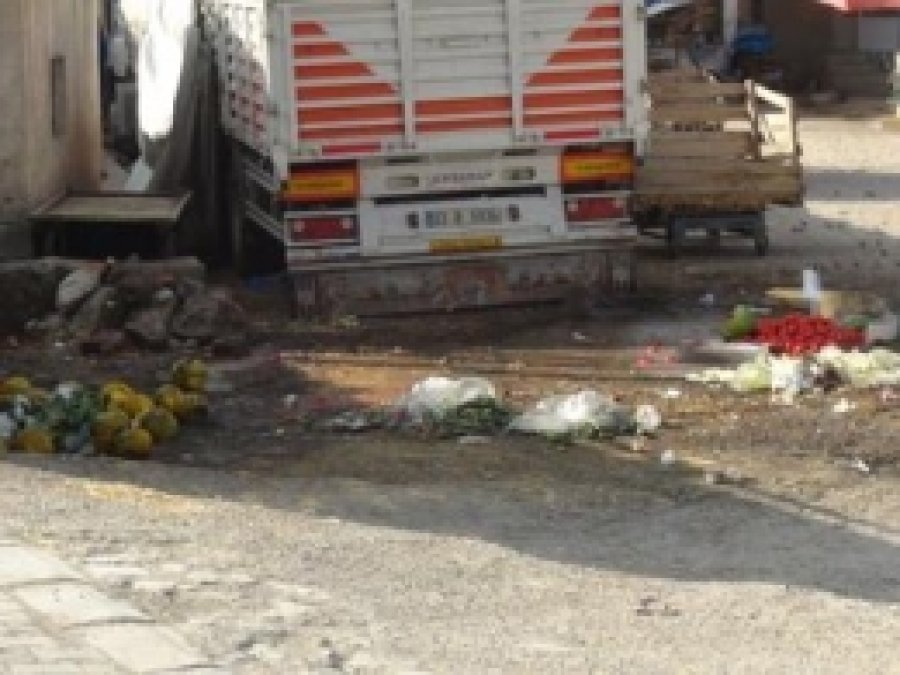 Sebze Hali Hastalık Saçıyor