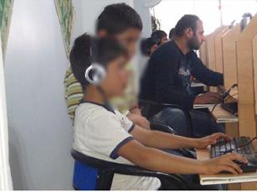 İnternet Kafeler Kişiliğe Zarar Veriyor