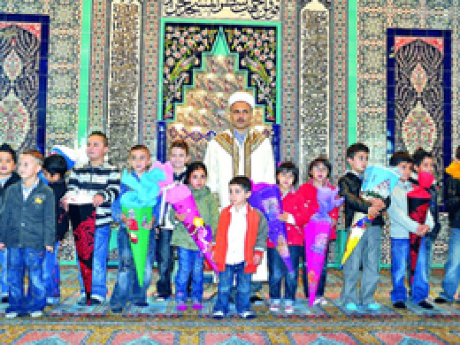 Almanya'da Eğitime Dua ile Başlandı