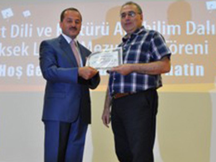 Kürt Dili Yüksek Lisans Mezunları Diplomalarını Aldı