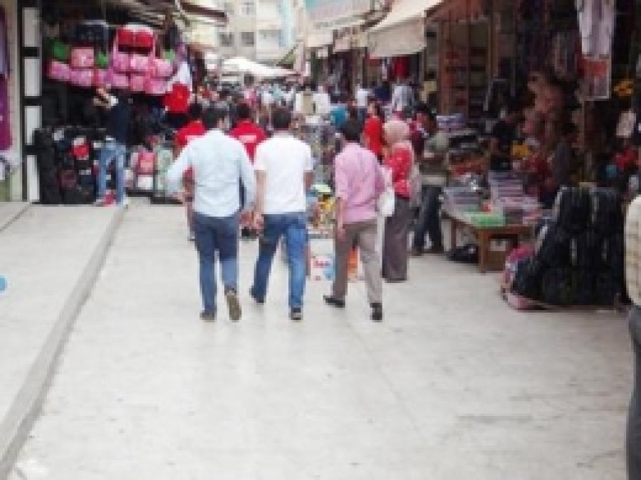 Okulların Açılması Esnafın da Yüzünü Güldürdü