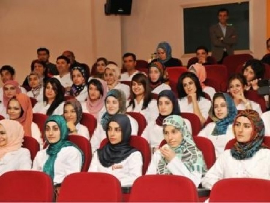 Kürdistanlı Hemşireler Sertifikalarını Aldı