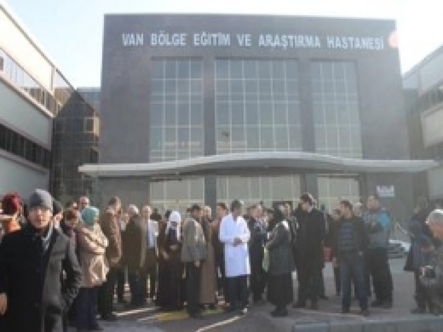 Genç Doktor İçin Cenaze Töreni Düzenlendi