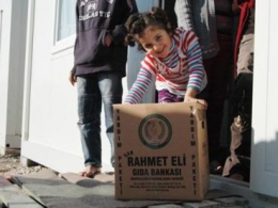 Van 'Rahmet Eli' 2013'te 7 bin 240 Aileye Yardım Yaptı