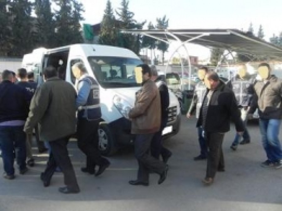 Adana'da Kaçak Sigara Baskınları 