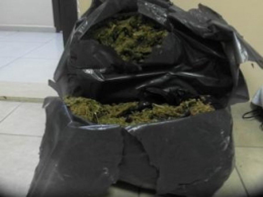 Tarsus'ta 10 Kilogram Esrar Yakalandı