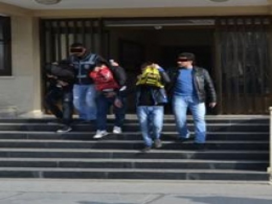 Tarsus'ta Tüp Çalan 3 Kişi Tutuklandı