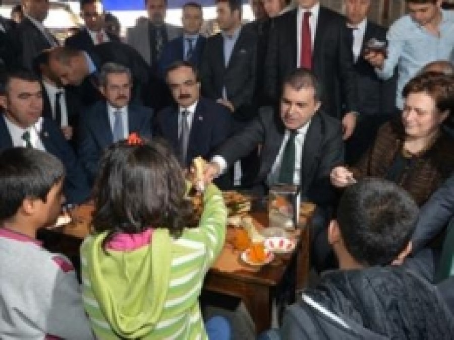Kültür Bakanı Adana'da Esnafı Ziyaret Etti