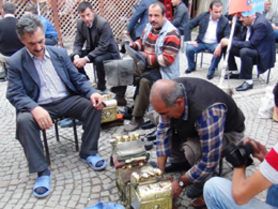 Taksici ve Boyacıların Bayram Bereketi