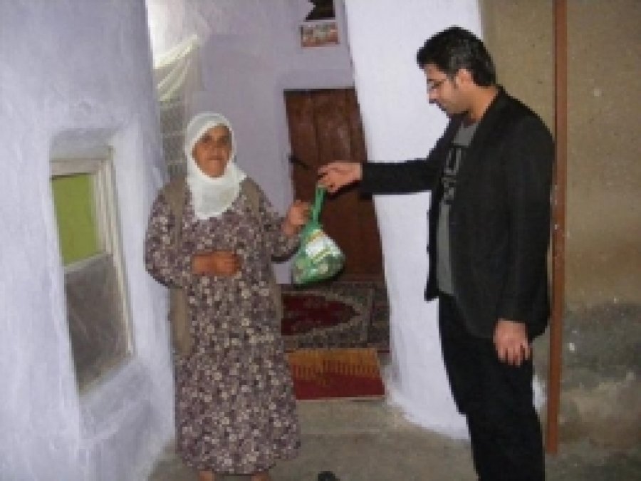 Tepe Vefa -Der Kurban Eti Dağıttı